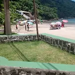 Espaco Maravilhoso Pe Na Areia Praia Enseada Para 8 Pessoas
